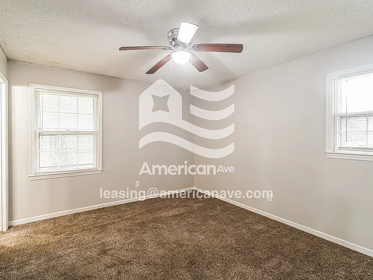 1597_010_bedroom_10.jpg