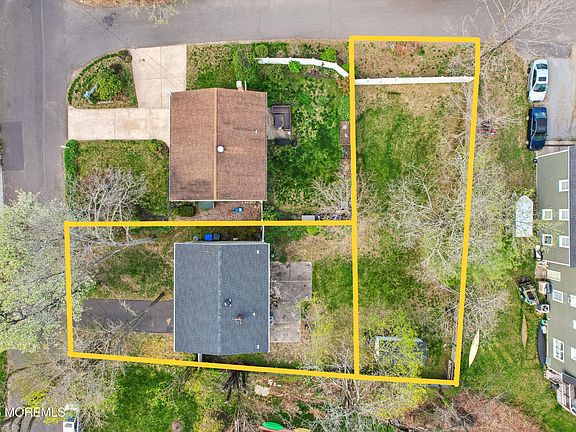 2nd image of 22 Meadowbrook Avenue