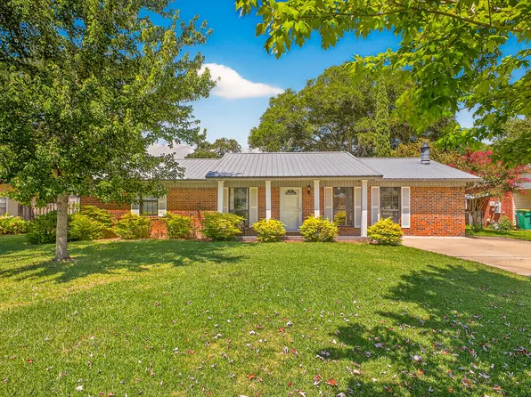 121 Boyce Dr, Shalimar, FL 32579