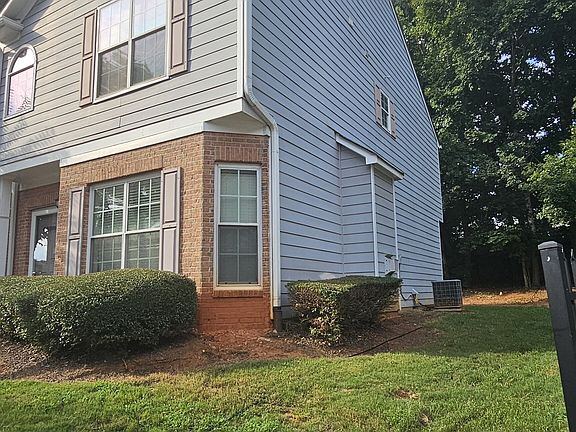 2nd image of 2511 Walden Lake Dr