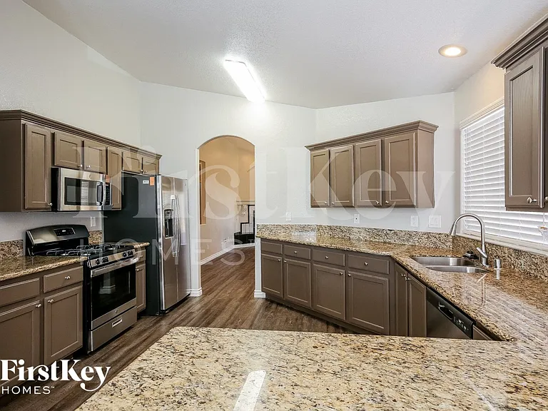 890 E Prairie Grass Dr — Photo 8