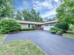8950 Easton Dr, Pickerington, OH 43147