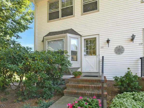 111 Franklin Ct, Raritan Twp., NJ 08822