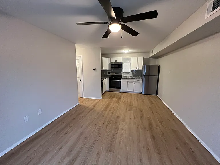 MacArthur Apartments — Photo 5