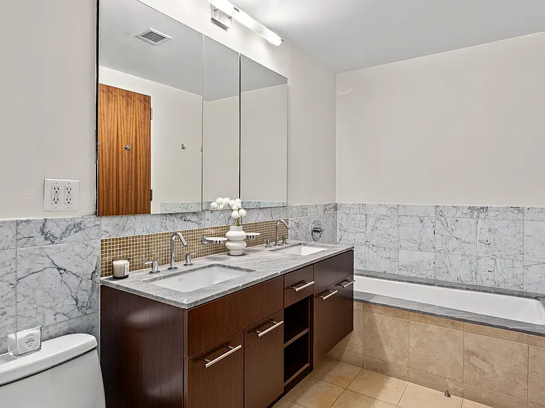 261 W 28th St #6B — Photo 11