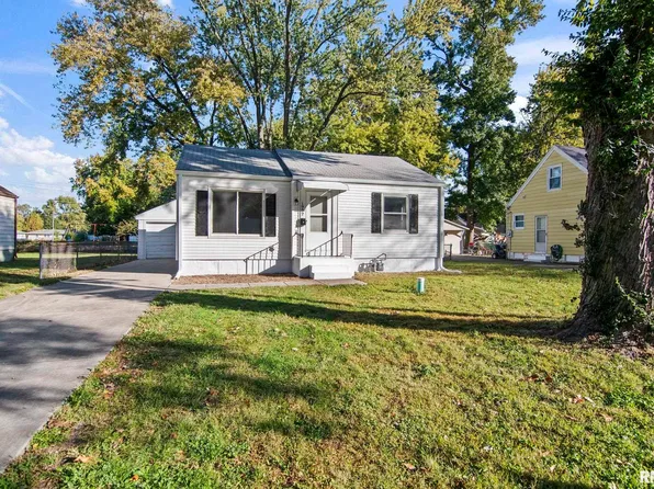 1957 Lee St, Springfield, IL 62703