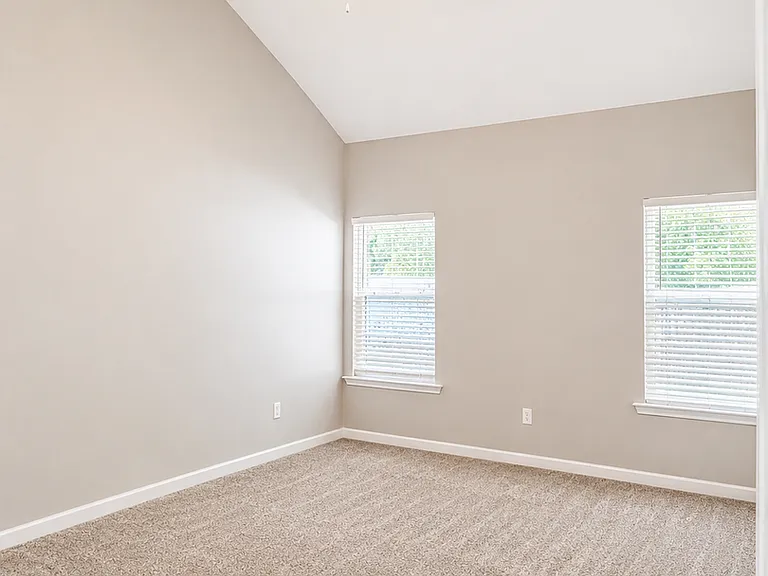 204 Gary Cir — Photo 10