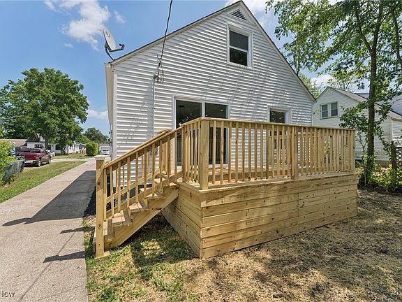 3rd image of 162 Mull Ave