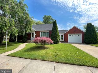 909 Van Reed Rd, Reading, PA 19610