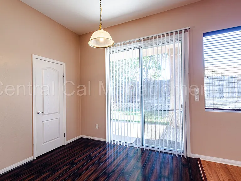 10713 Alexander Falls Ave — Photo 9