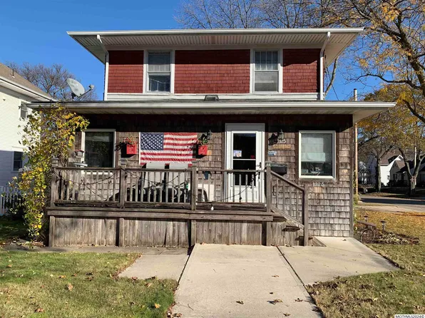 1325 S Pennsylvania Ave, Mason City, IA 50401