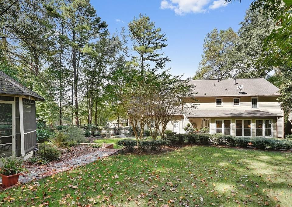 2nd image of 801 Colston Rd