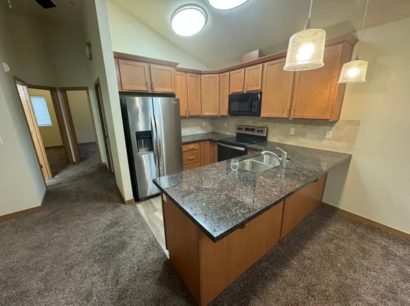 23215 NE Halsey St, Fairview, OR 97024