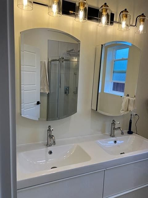 1st image of 831 La Canyada Dr