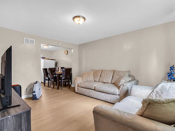 2nd image of 16 S Pear St #8