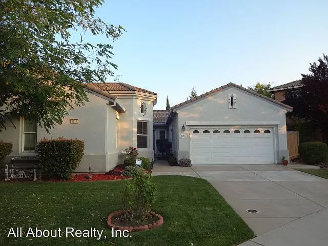 1911 Sanderling Ct photo 1