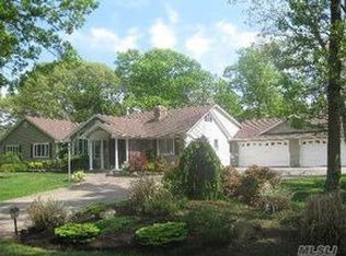 32 New St, Great River, NY 11739