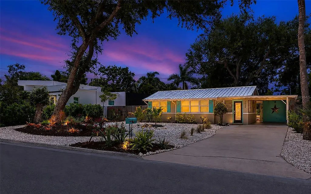 2 bed, 1.5 bath, 870 sqft, $2,800 — Photo 2
