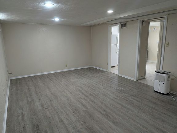 4th image of 121 N 36th St APT 3