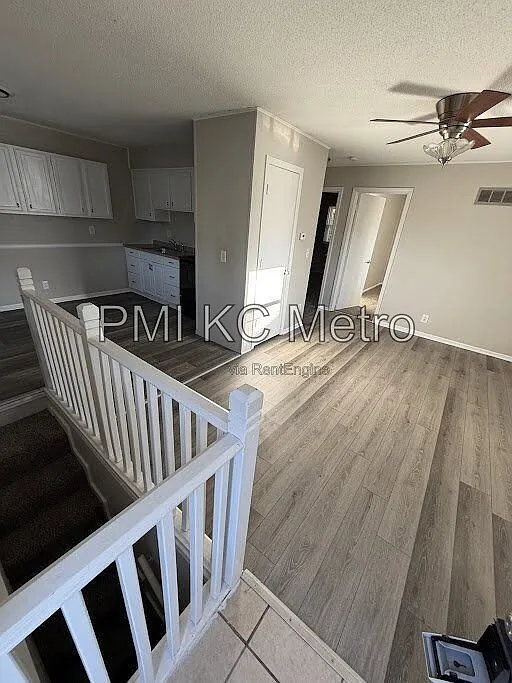 2 bed, 1.5 bath, 1260 sqft, $1,250 — Photo 2