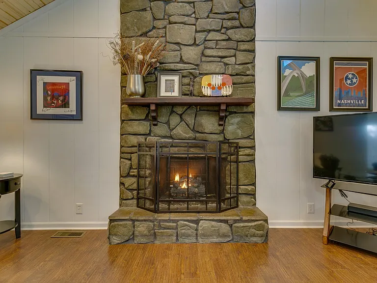 14 Lynn Ct — Photo 5