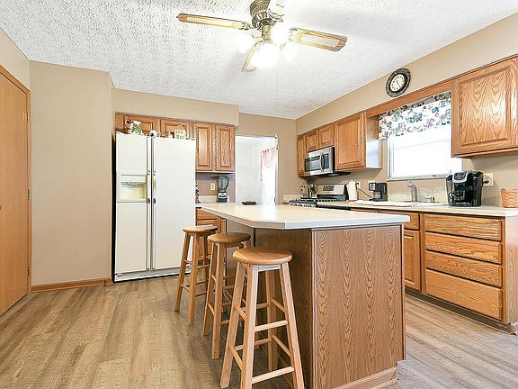 5th image of 5511 Bullfinch Dr