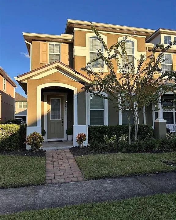 2433 Varenna Loop