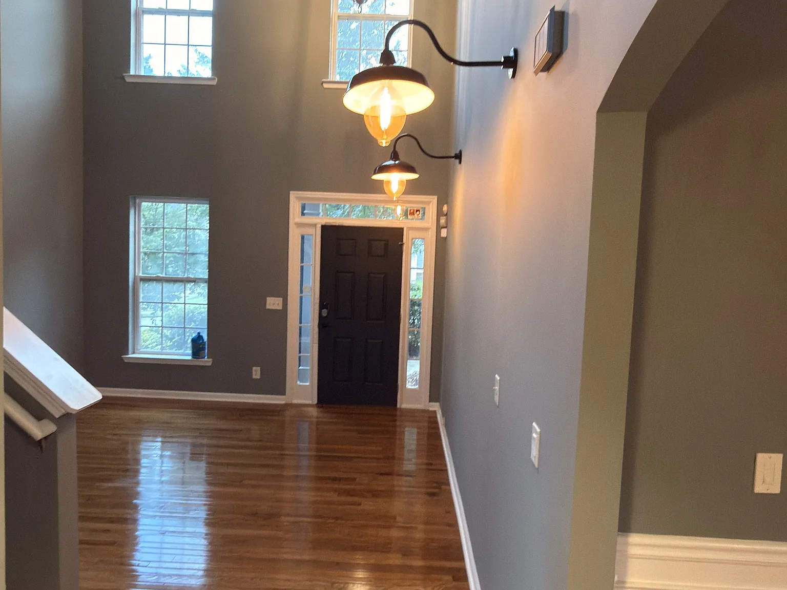 3 bed, 2.5 bath, 2939 sqft, $3,242 — Photo 4
