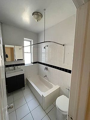 5th image of 325 E 206th St #35