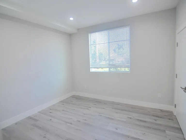 7129 S La Cienega Blvd — Photo 9