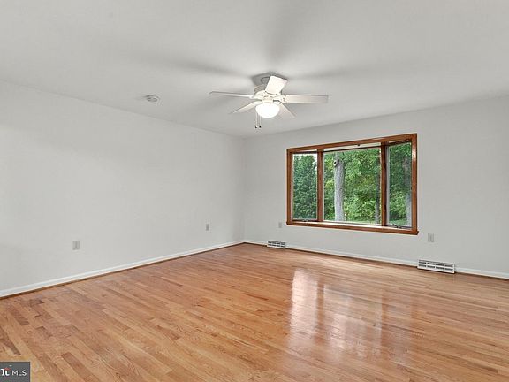 5th image of 19452 Hickory Dr