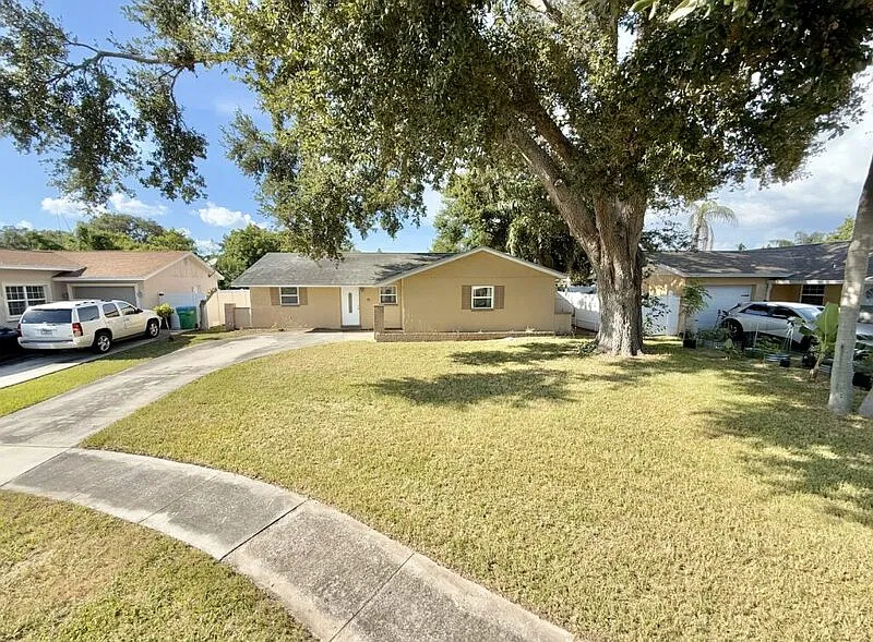 4 bed, 2.0 bath, 1355 sqft, $2,495 — Photo 3