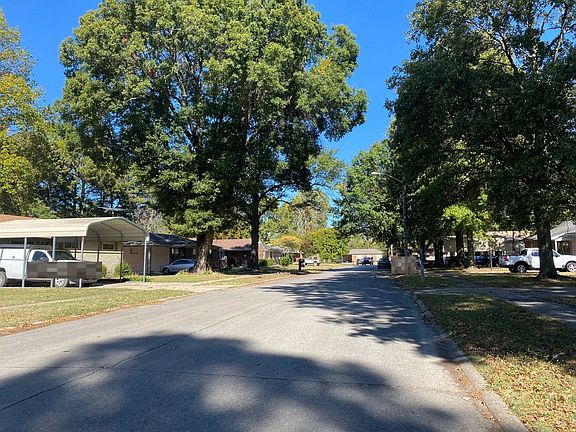 4th image of 1120 Normandy Ln