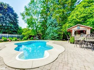 748 Francis Rd, Burlington, ON L7T4A3