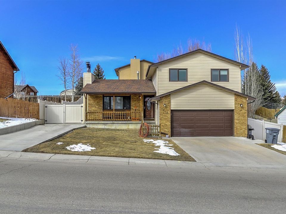 1st image of 1618 Overland Dr
