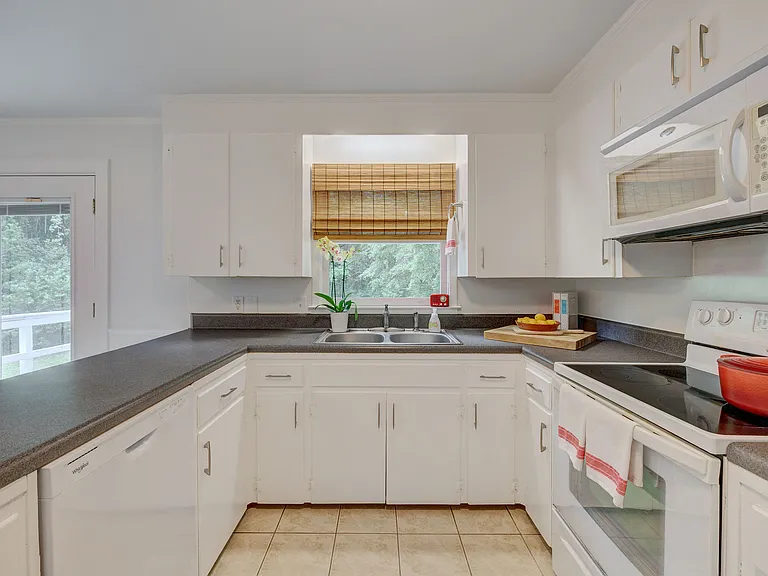 5422 Ridgewood Heights Dr — Photo 9