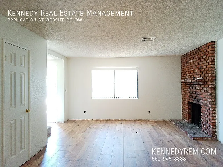 1328 W Avenue J #4 — Photo 4