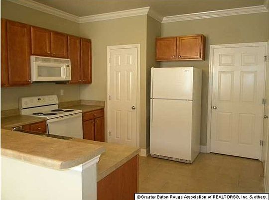 2nd image of 4441 Burbank Dr APT 607