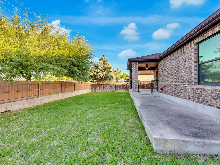 316 Gold Star Dr — Photo 18