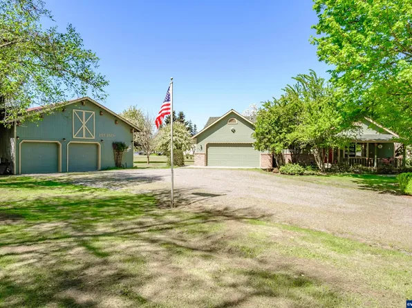 255 25th St, Lyons, OR 97358