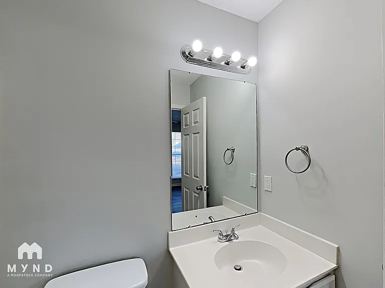6902 Kentucky Derby Dr — Photo 10