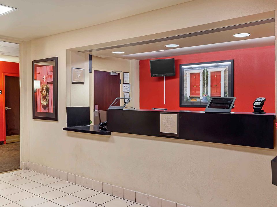 Lobby and Guest Check-in