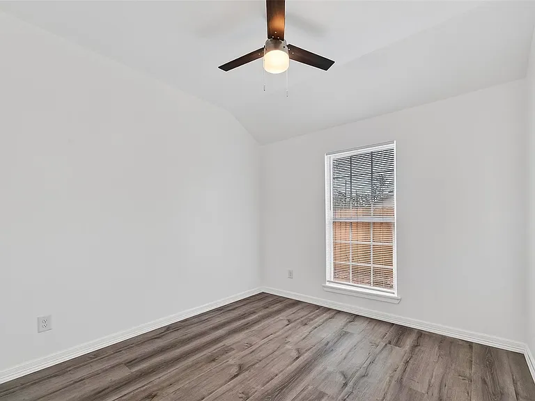 7725 Hoffman St #B — Photo 39