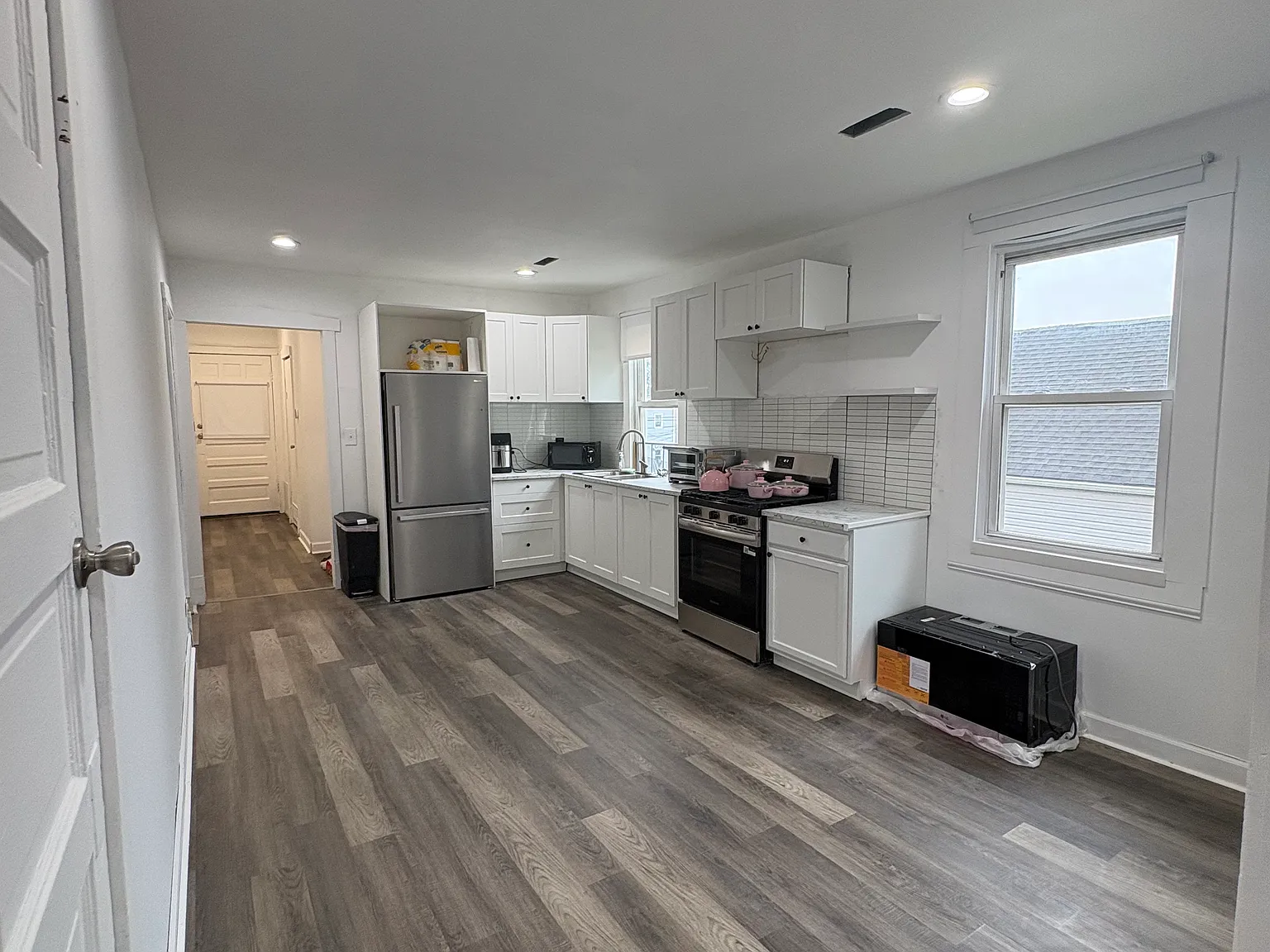 3 bed, 1000 sqft, $1,800 — Photo 4