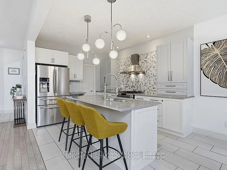 464 Jessica Way — Photo 16
