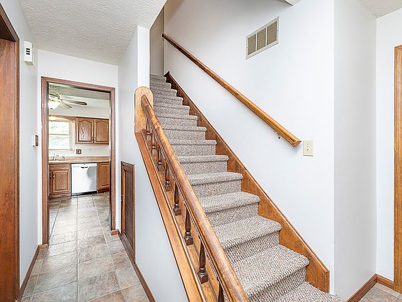 4th image of 8739 Gunpowder Dr
