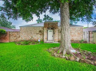 9902 Antrim Ln, La Porte, TX 77571