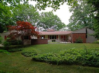 452 Lake Dr, Allegan, MI 49010