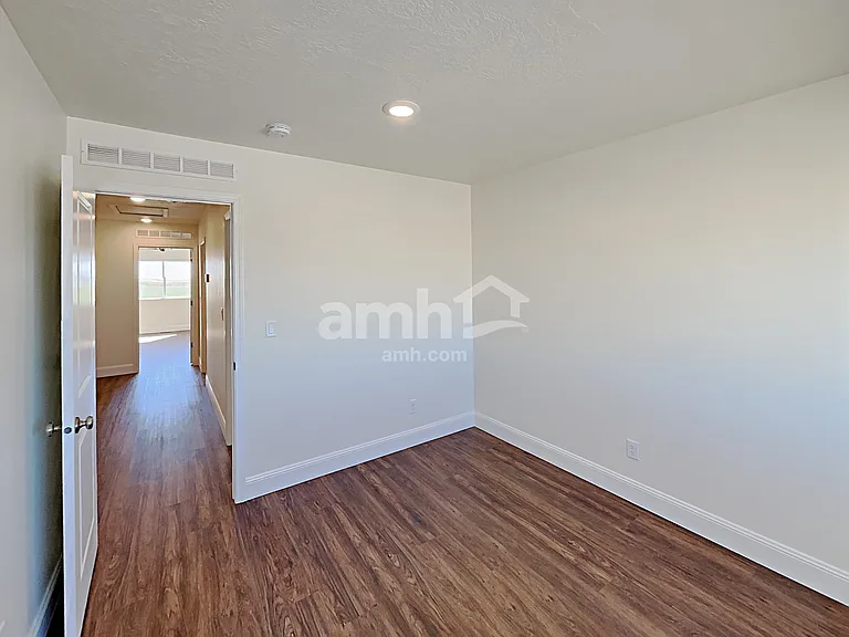 2711 W 3400 S — Photo 14