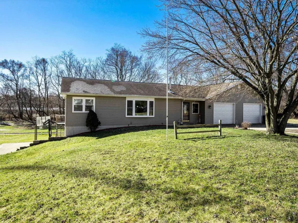 1014 Harrison St, Walkerton, IN 46574
